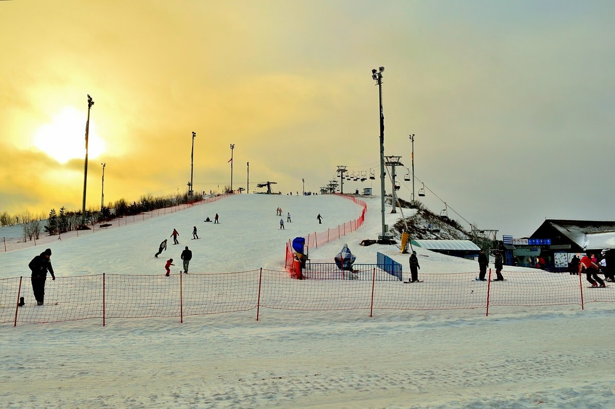 сорочаны горнолыжный курорт. горнолыжный курорт сорочаны, деревня курово. сорочаны дмитров. дмитров горнолыжный курорт сорочаны. парк степаново горнолыжный курорт.