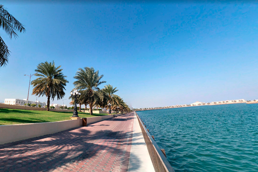 шарджа горы. пляж в дубае сейчас. оаэ море пляж. эмират эль-фуджайра. дубай марина 2022.