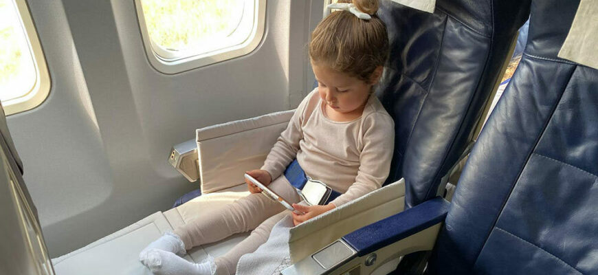 Чем занять ребенка в самолете